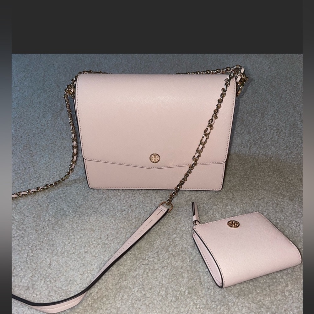 Light pink Tory Burch cross body purse and wallet